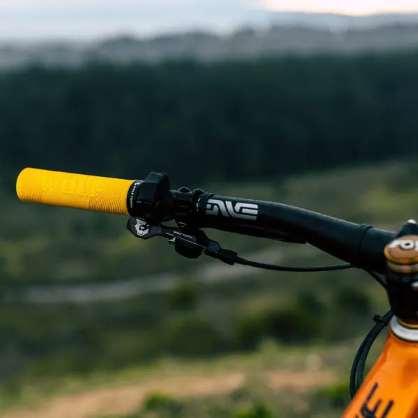 WolfTooth_EchoLock-OnGrips_Trail_5.webp
